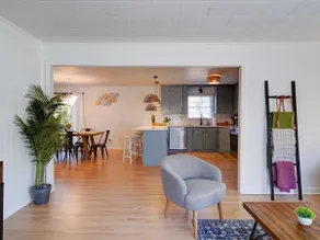Cozy Riverside Cottage Fully Updated Quiet 3 beds - Image 2