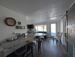 Beachfront House in Kewaunee - Image 3