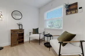 Naples Nest- Located near Beaches and Downtown - Image 2