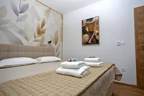 Luxury Villa – Above the lake - Image 4