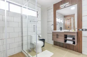 ¡Luxury in Medical Zone! 7 guest 2BR|2br + 2KS Bed - Image 5