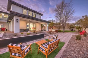 6bdrm Mansion 10min from Strip - Image 2