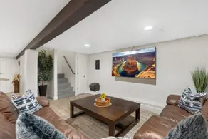 NEW! Hot Tub Game Room Arcade w/ 10k+ Games Hikes! - Image 5