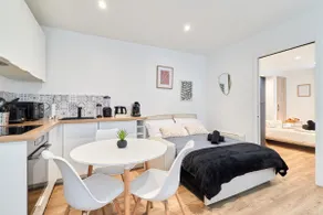 Le Raffiné • Downtown • Quiet & Comfortable • Chic - Image 2