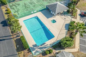 Spacious 3BR/3BA Townhome w/ 1st Floor master - Image 2