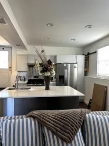 Guest Suite w/ Private Entrance - Image 3