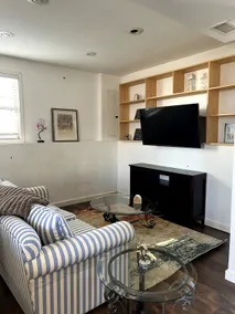 Guest Suite w/ Private Entrance - Image 2