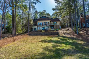 Lakefront Retreat - Image 5