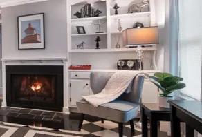 Charming private cottage in heart of Irvington! - Image 3