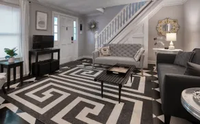 Charming private cottage in heart of Irvington! - Image 4