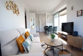 Luxury 1 Bed Apt Seafront Escape in Cannes - Image 5