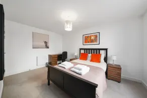 Kennet House 2 Bedroom, 2 Bathroom Apartment - Image 5