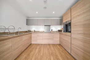 Kennet House 2 Bedroom, 2 Bathroom Apartment - Image 2