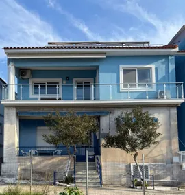 Blue Chameleon Seaview Maisonette - Image 2