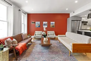 Exposed Beams, Modern Vintage War Streets Charmer! - Image 4