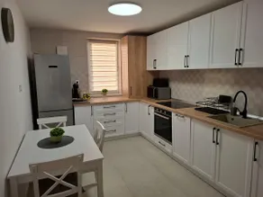 Cozy Central Apartment - Image 3