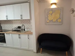 Cozy Central Apartment - Image 5
