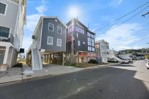 Scenic Bayfront Highlands Haven - Image 4