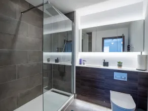 Cosy 2-Bed Next to Harlow Town - Image 3