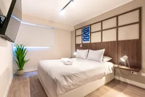 Geko | Chic 1BR near Kennedy Park w/ Pool - Image 2