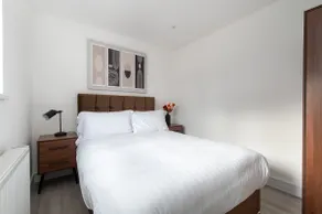 Compton House - 4 Bed - Image 4