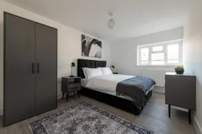 Compton House - 4 Bed - Image 3