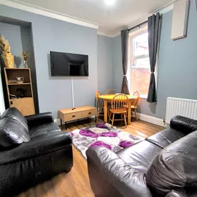 Modern home in heart of Middlesbrough town - Image 2