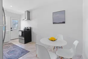 Chic 2BR Oasis | Prime ATX Location, Stylish Stay - Image 3