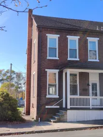 Cozy Home, Great Location in Downtown Huntingdon - Image 3