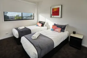 2 bedroom in Broadmeadow - Image 5