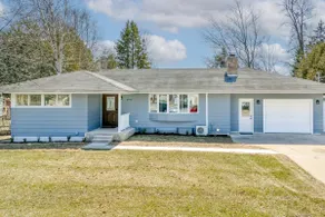 Lake Shore Luxury 4 bed | 2 bath - Image 2