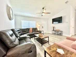 White Oak Spacious and Comfy - Image 2