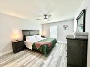 White Oak Spacious and Comfy - Image 4