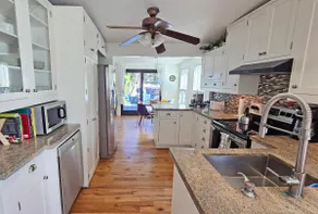 Charming 3-bedroom house on Legacy Trail w/Swimspa - Image 5