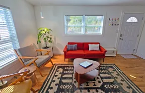Charming 3-bedroom house on Legacy Trail w/Swimspa - Image 3