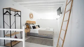 Oculus Mykonos Venice Suites by Live&Travel - Image 2