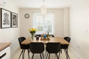 Modern & stylish family home | private garden - Image 3
