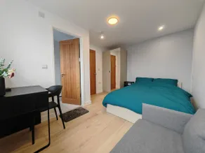 2 Bed Chippenham House with Parking - Image 3