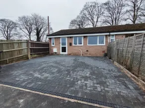2 Bed Chippenham House with Parking - Image 2