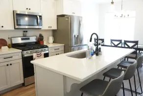 Modern Mapleton Retreat - Image 3