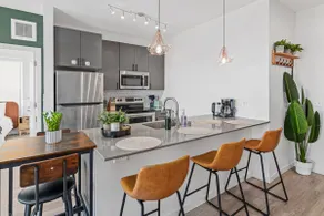 Modern 1BR/1BA| Gym+Rooftop| at Uptown minneapolis - Image 3