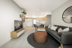 Boutique Hamilton Stay Portside - Image 2