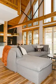Luxurious 3BR/2BA Eagle Crest Chalet on Golf Course w/ Private Hot Tub & Garage - Image 3