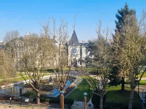 Luxury 3-bedroom apartment in the city center - Image 5