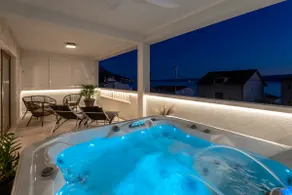 Luxury Tommy's Apartment - Image 2