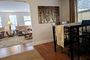Charming home - centrally located, close to city - Image 5