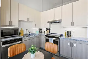Modern & Chic 1B Apt by Bishop & Downtown - Image 3