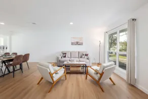 Modern Home, Sleeps 10 + Games - Image 3