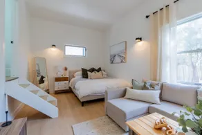 Charming 3BR Beach House with BBQ in Grand Bend - Image 2