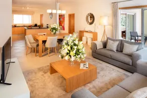 Modern Apartment with Condominium Pool - Image 5
